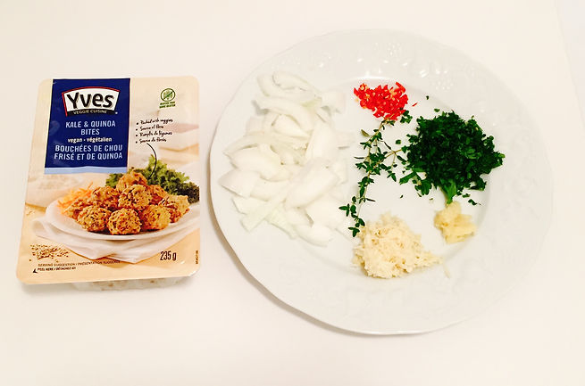 Kale & Quinoa bites, white onions, ginger, thyme, cilantro, garlic