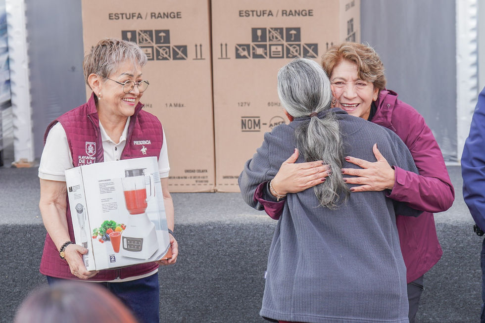 GOBIERNOS ESTATAL Y MUNICIPAL DE LA PAZ ENTREGAN APOYOS A DAMNIFICADOS POR CONTINGENCIAS