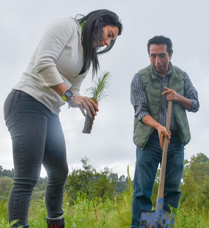 ADOLFO SORIANO, ALCALDE DE ECATZINGO ENCABEZA JORNADA DE REFORESTACIÓN EN LA DELEGACIÓN SAN MARCOS TECOMAXUSCO