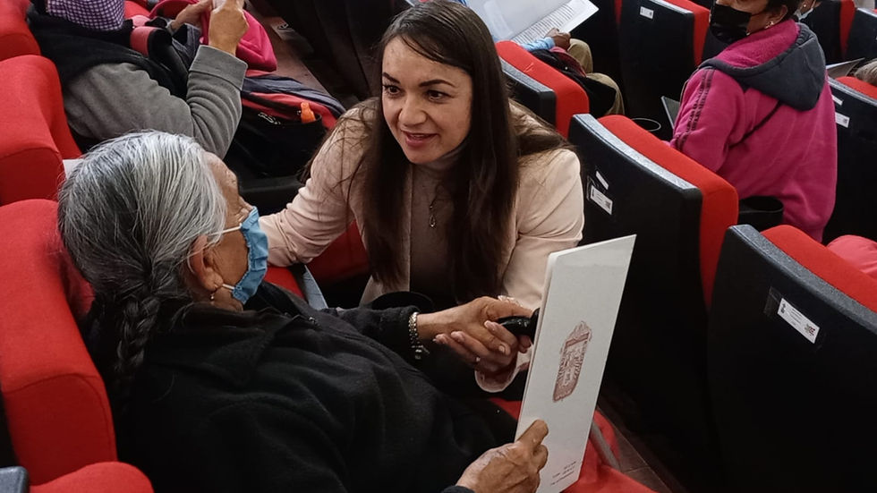 CONTINÚA DRA. IVETTE TOPETE ENTREGANDO MÁS TESTAMENTOS A FAMILIAS DE AMECAMECA