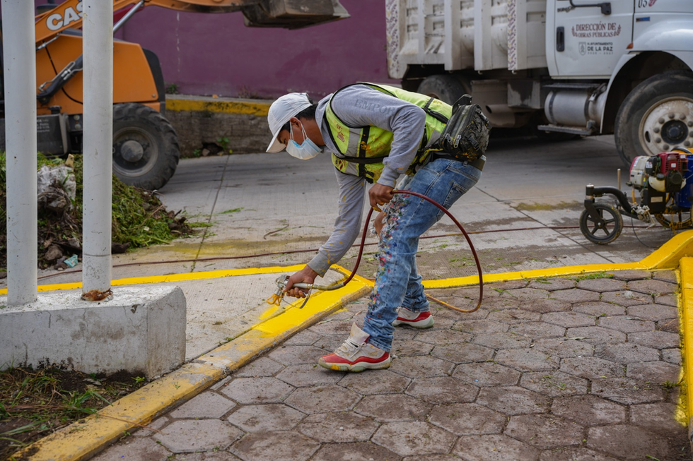 EN LA PAZ MEJORAN IMAGEN URBANA CON JORNADAS DE LIMPIEZA