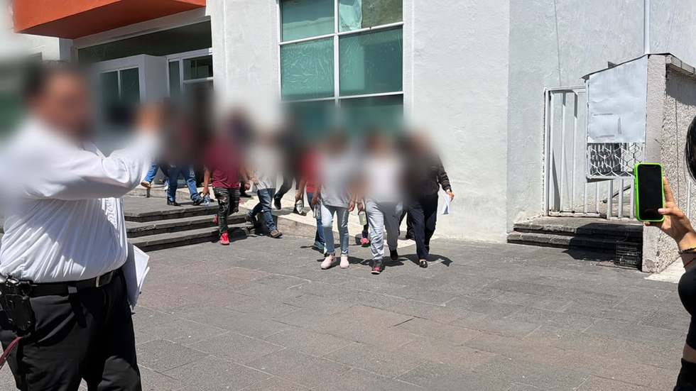 Trasladan a penal de Chiconautla a 10 personas por privación de la libertad