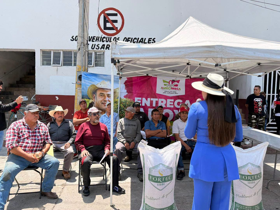 CON APOYO DE LA ALCALDESA IVETTE TOPETE, SOCIEDAD Y GOBIERNO PAVIMENTARÁN VIALIDAD DE AMECAMECA