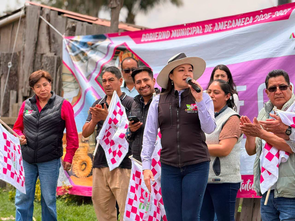 ALCALDESA DRA. IVETTE TOPETE ENCABEZA INICIO DE PAVIMENTACIÓN EN SANTA ISABEL CHALMA, AMECAMECA