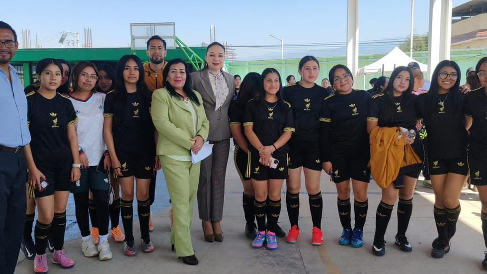 ALCALDESA DRA. IVETTE TOPETE FORTALECE LA SANA CONVIVENCIA CON TORNEOS DEPORTIVOS EN AMECAMECA
