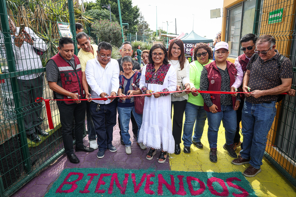 ENTREGA ALEIDA ALAVEZ “AVIÓN BIBLIOTECA GUELATAO” Y DOS NUEVOS POZOS DE ABSORCIÓN EN COLONIA ÁLVARO OBREGÓN