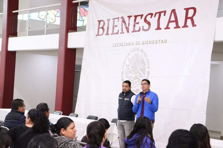 PAPALOTLA RECIBE TARJETAS DEL PROGRAMA FEDERAL "LA ESCUELA ES NUESTRA"