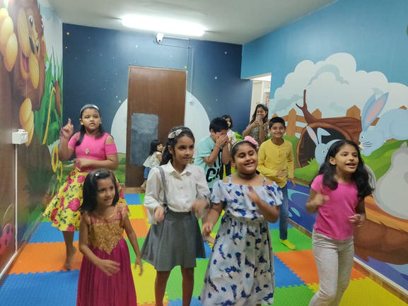 Aankh Maare Bollywood Dance