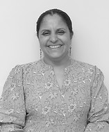 Juhi Santani Photo