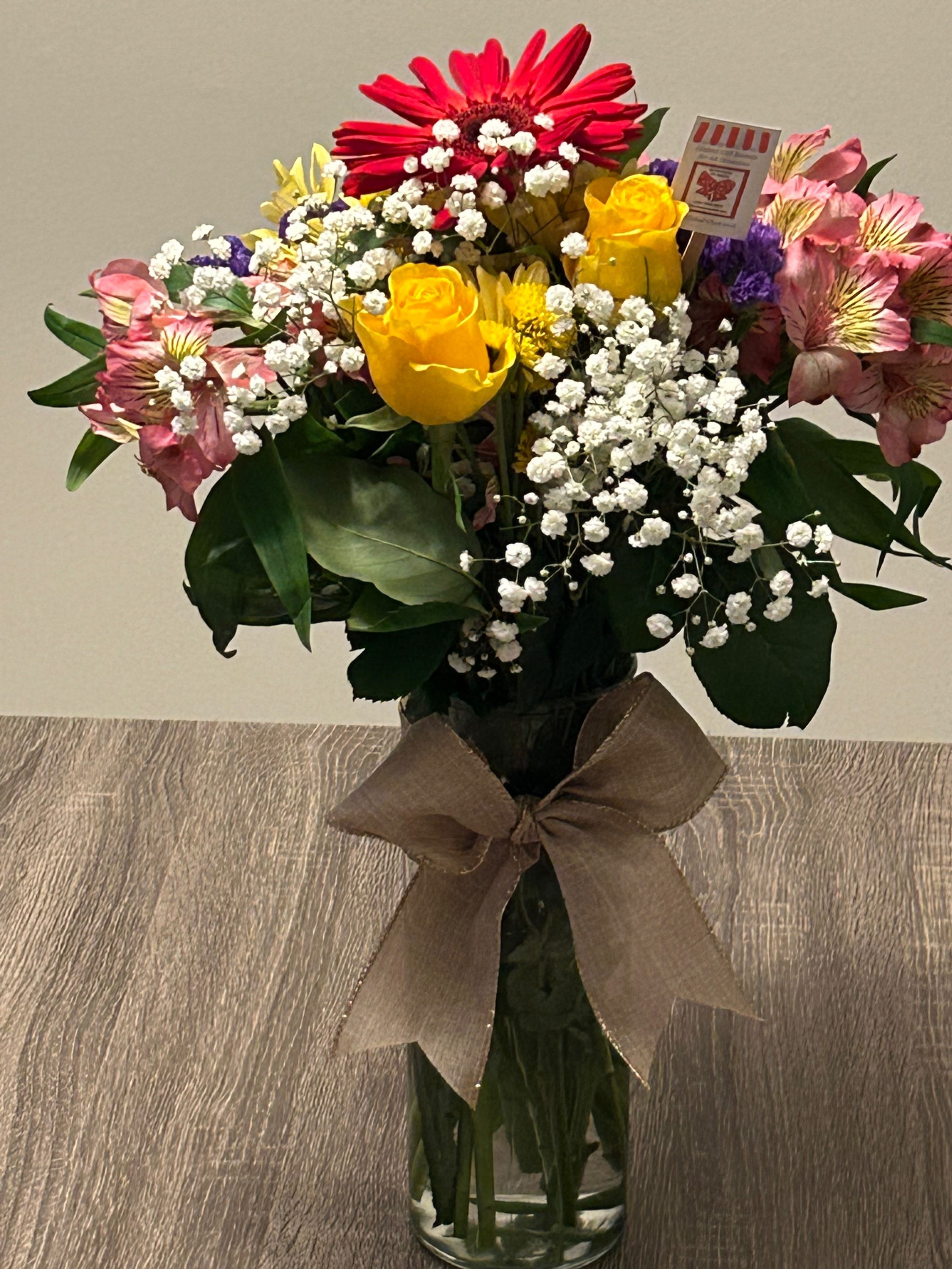 Amazing Mix  Flower Bouquet In a Vase 