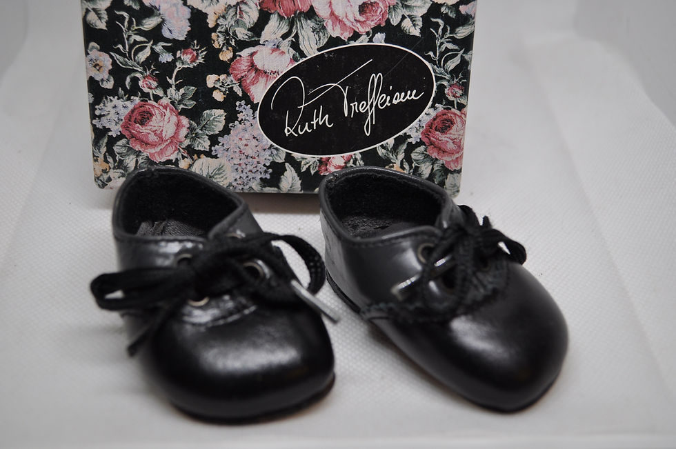 Puppen-Lederschuh Gr. 2 von Ruth Treffeisen