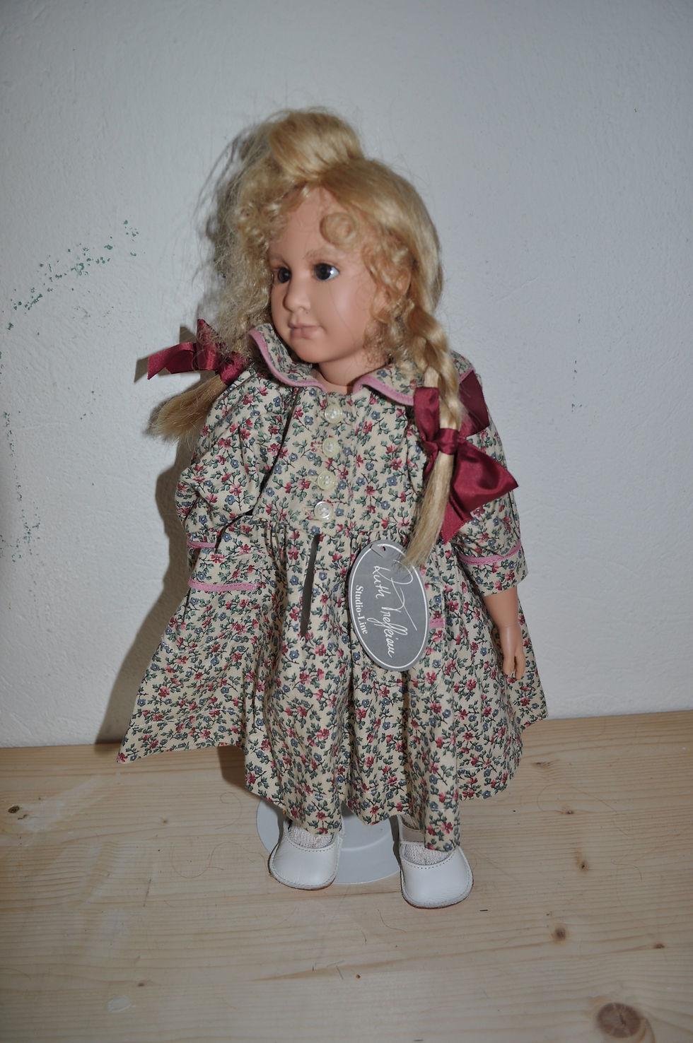 "Joanne" Künstlerpuppe von Ruth Treffeisen