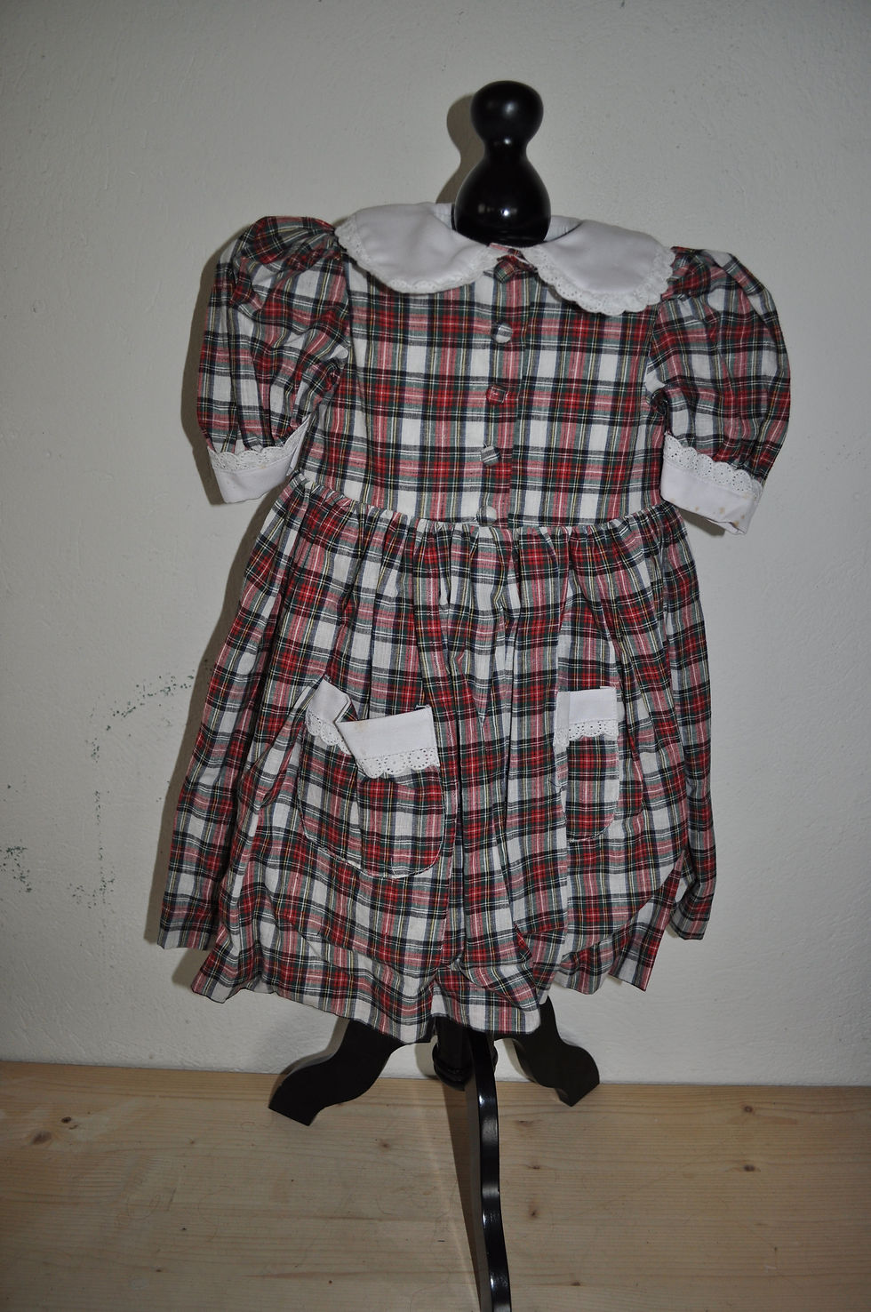 Puppenkleid Schottenkaro Gr. 5 von Ruth Treffeisen