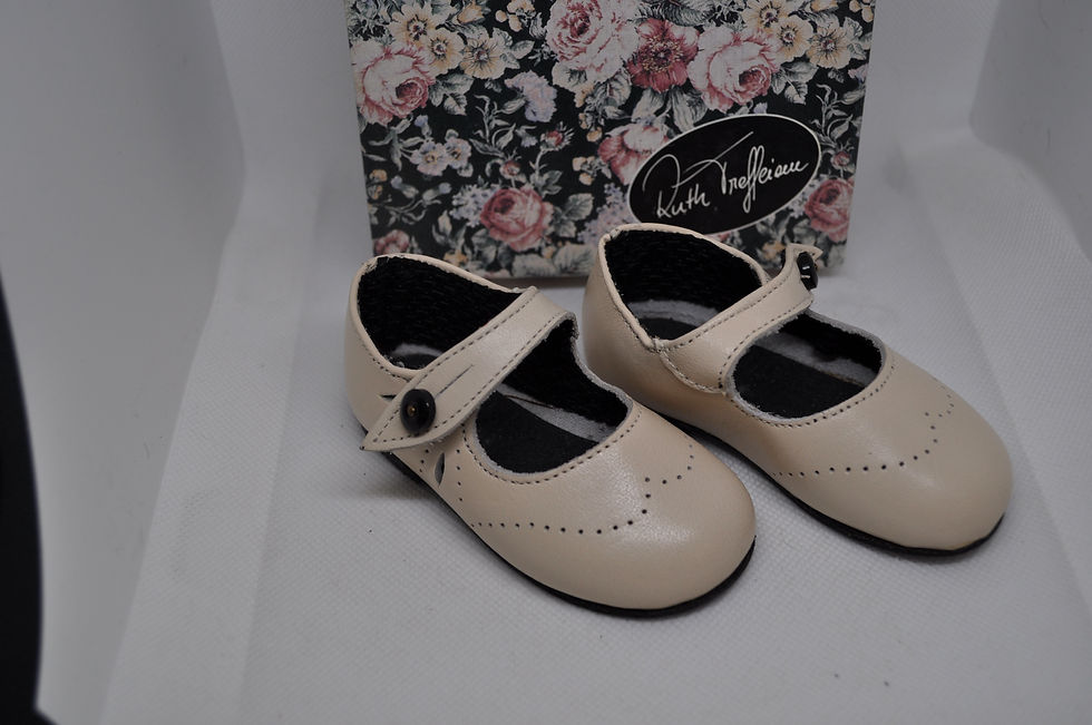Puppen-Lederschuh  Gr. 4 von Ruth Treffeisen