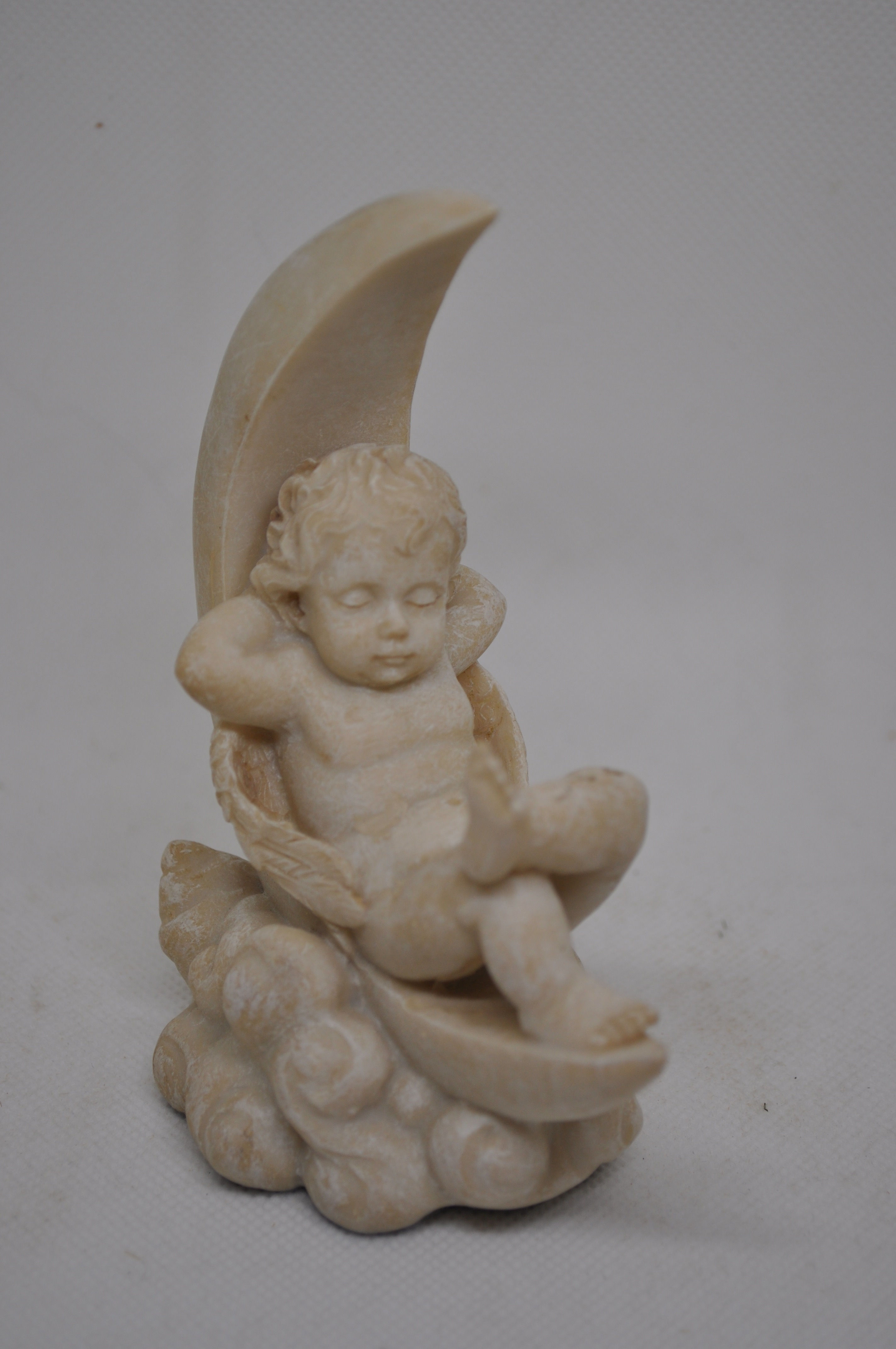 Engel im Mond von Jänig ca. 12 x 5 cm