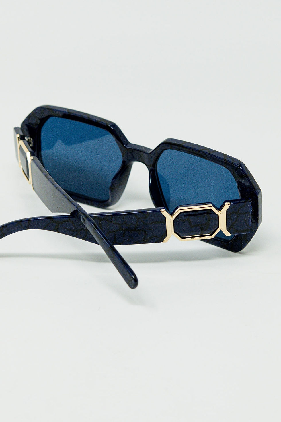 Miniaturbild: Diamond-Shaped Sunglasses in Black With Deep Blue Lenses