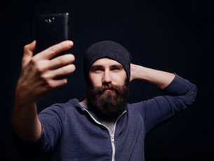 Am I Dating a Narcissist? 3 Ways to Tell