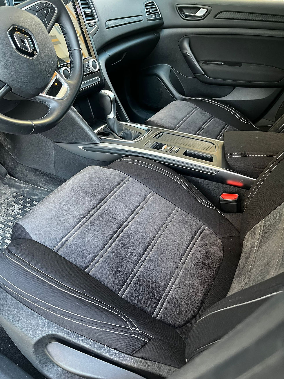 Küçük resim: Renault Megan4  I Pasific Design Tay Tüyü  Kumaş Kombin