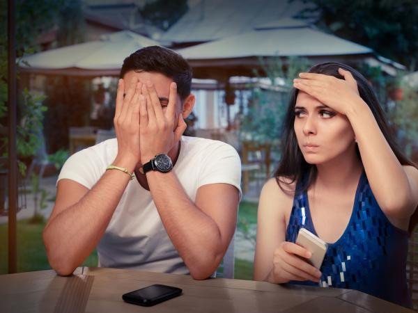 El 59 por ciento de los encuestados en Medellín opinó que las nuevas tecnologías han complicado las relaciones de pareja. Foto: 123RF