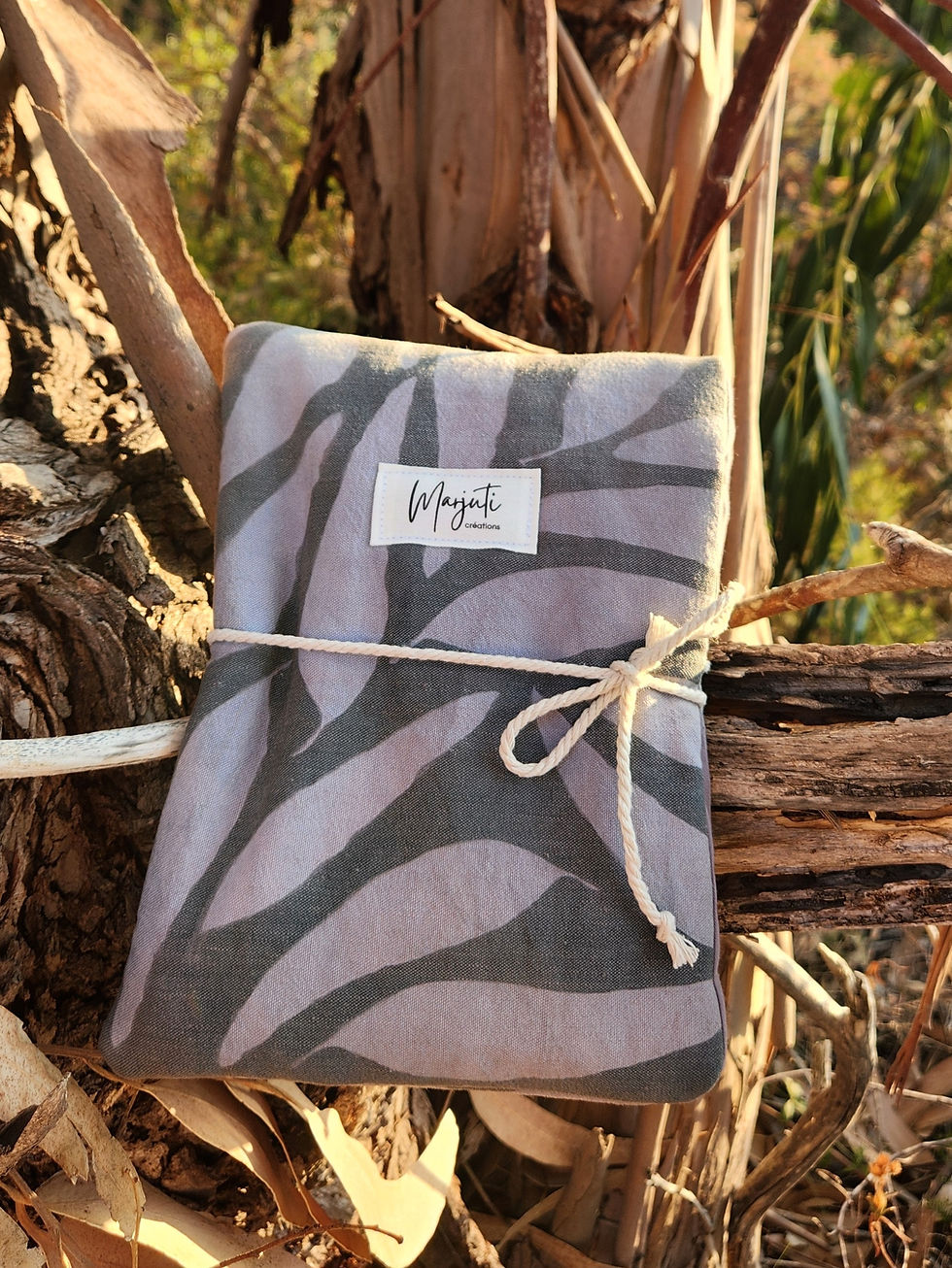 Pochette pour livre de pochette à livre en lin ancien anthracite avec motif d'eucalyptus Marjuti