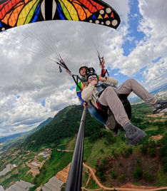 Tandem paragliding above Langbiang - Dalat with Fly Dalat Paragliding