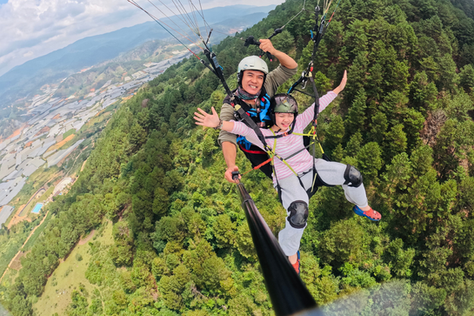 Tandem paragliding above Langbiang - Dalat with Fly Dalat Paragliding