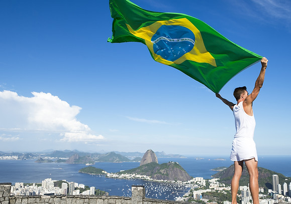 Bandera de Brasil ondeando