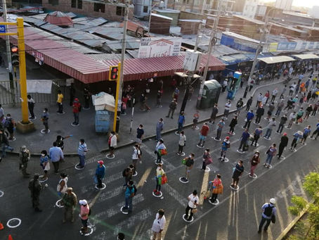 Coronavirus: así se ordenan los piuranos para ingresar al mercado y evitar contagios