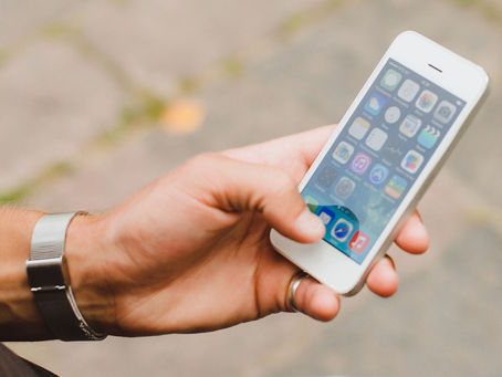 ¡Atención! Se incrementan casos de tendinitis en mano por uso excesivo del celular

