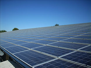 panneaux-solaires-integres-sur-toiture.jpeg