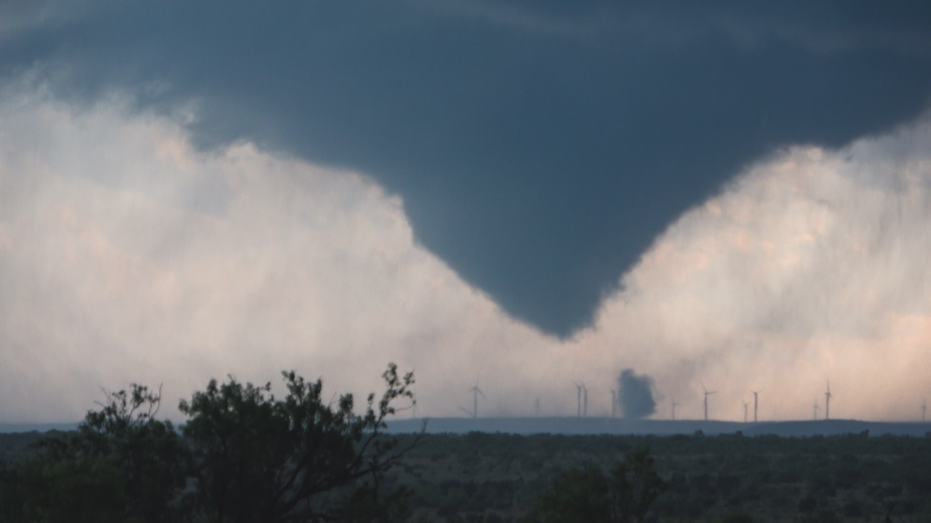 Skydrama Meteorologist And Atmospheric Photographer Andrew Pritchard