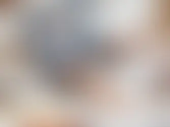 Accessibilité accrue aux soins médicaux L’un des principaux atouts de la téléconsultation médicale est qu’elle permet d’accéder plus facilement aux soins médicaux, en particulier pour les personnes vivant dans des zones éloignées ou rurales. Les patients n’ont plus besoin de parcourir de longues distances ou de passer des heures en salle d’attente pour consulter un médecin. Grâce à une simple connexion internet et un appareil connecté, ils peuvent désormais accéder à une consultation en quelques clics, quelle que soit leur localisation géographique. Confort et gain de temps La téléconsultation médicale offre un niveau de confort inégalé. Les patients peuvent consulter un médecin depuis le confort de leur domicile ou de leur lieu de travail, évitant ainsi le stress lié aux déplacements et aux contraintes de temps. Les longues files d’attente sont également réduites, ce qui permet aux patients d’économiser précieusement leur temps et de gérer plus efficacement leur emploi du temps. Sui