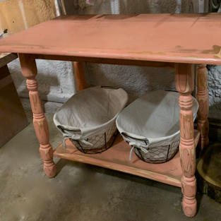 Coral Side Table - 20 x 28 x 24