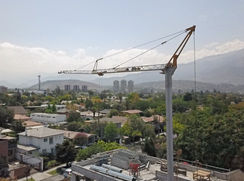 Grúa automontable faena minera