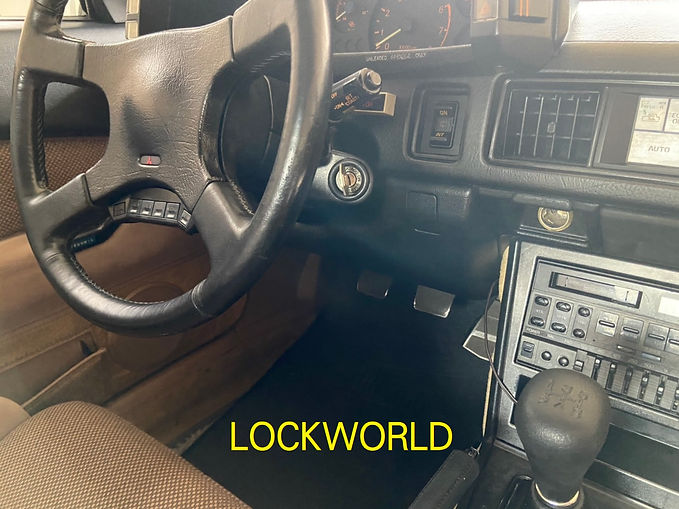 年式不明 古い三菱自動車の逆輸入車 カギ作製
