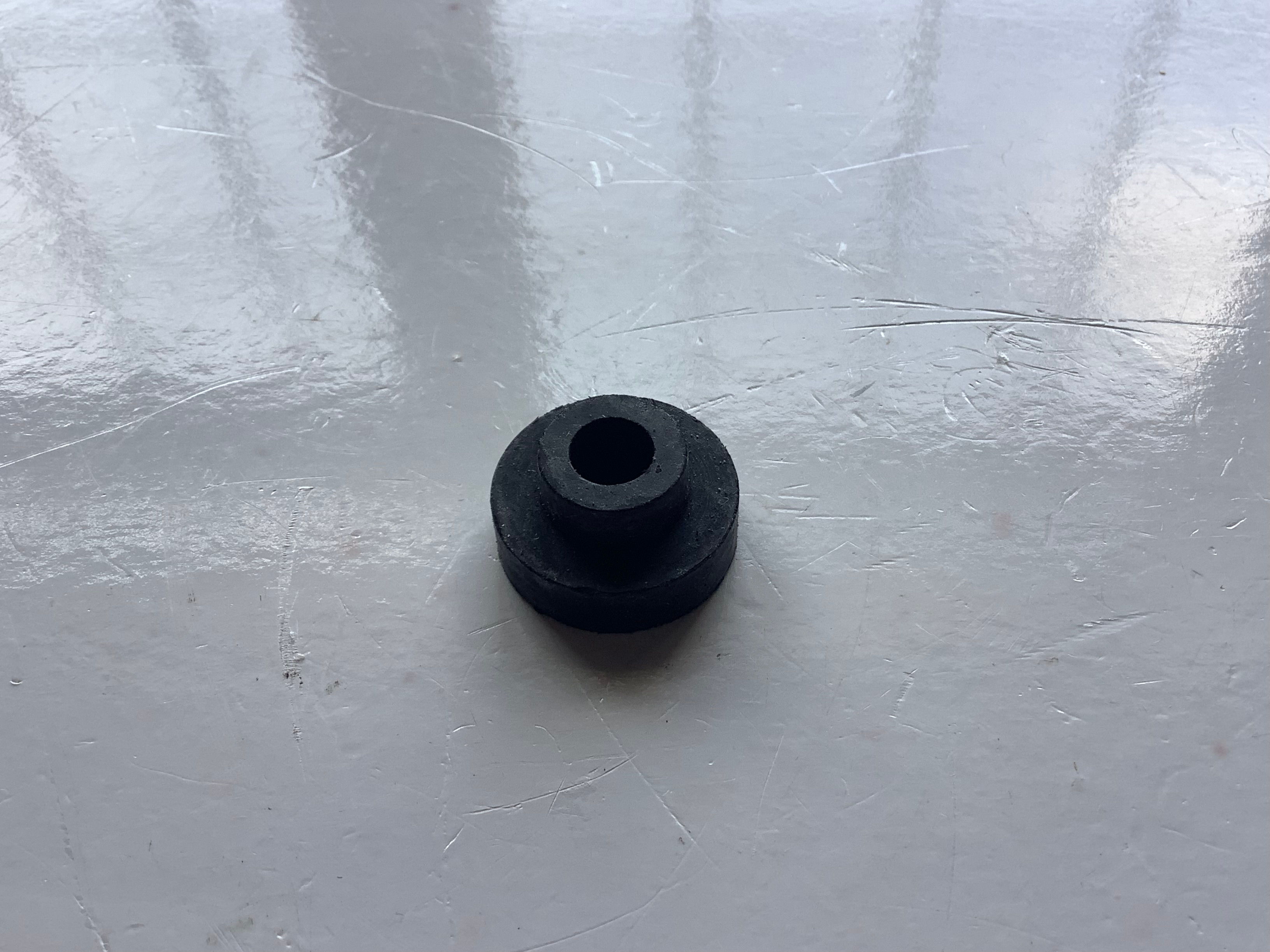 Fuel Tank Mount Rubber: 68-8334. V86