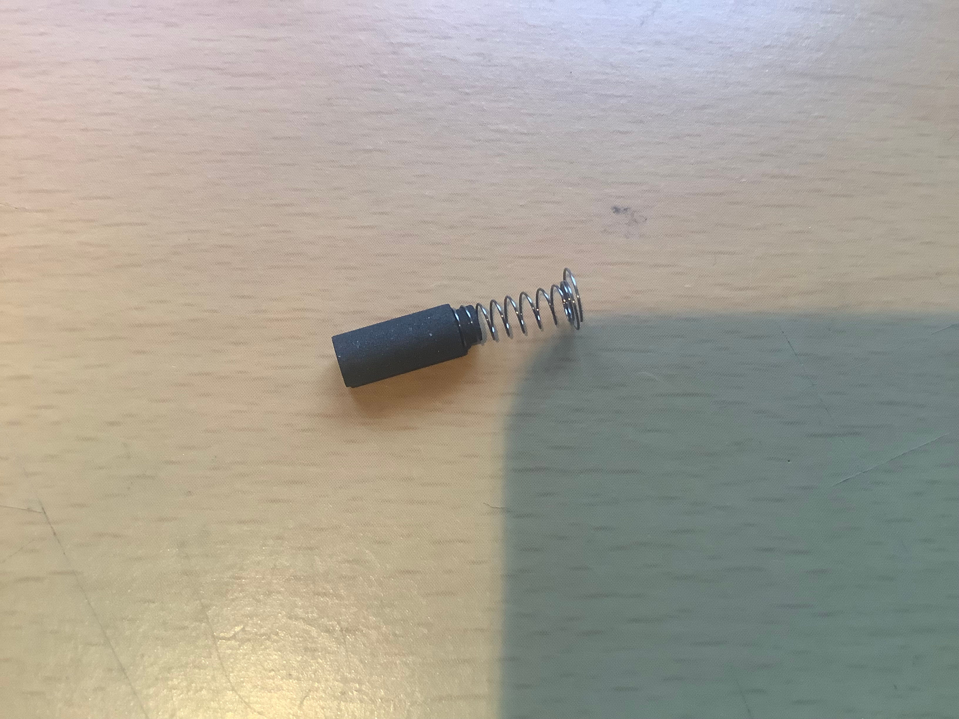 Lucas Pick-up Brushes: LU451260 / 451260. 10003