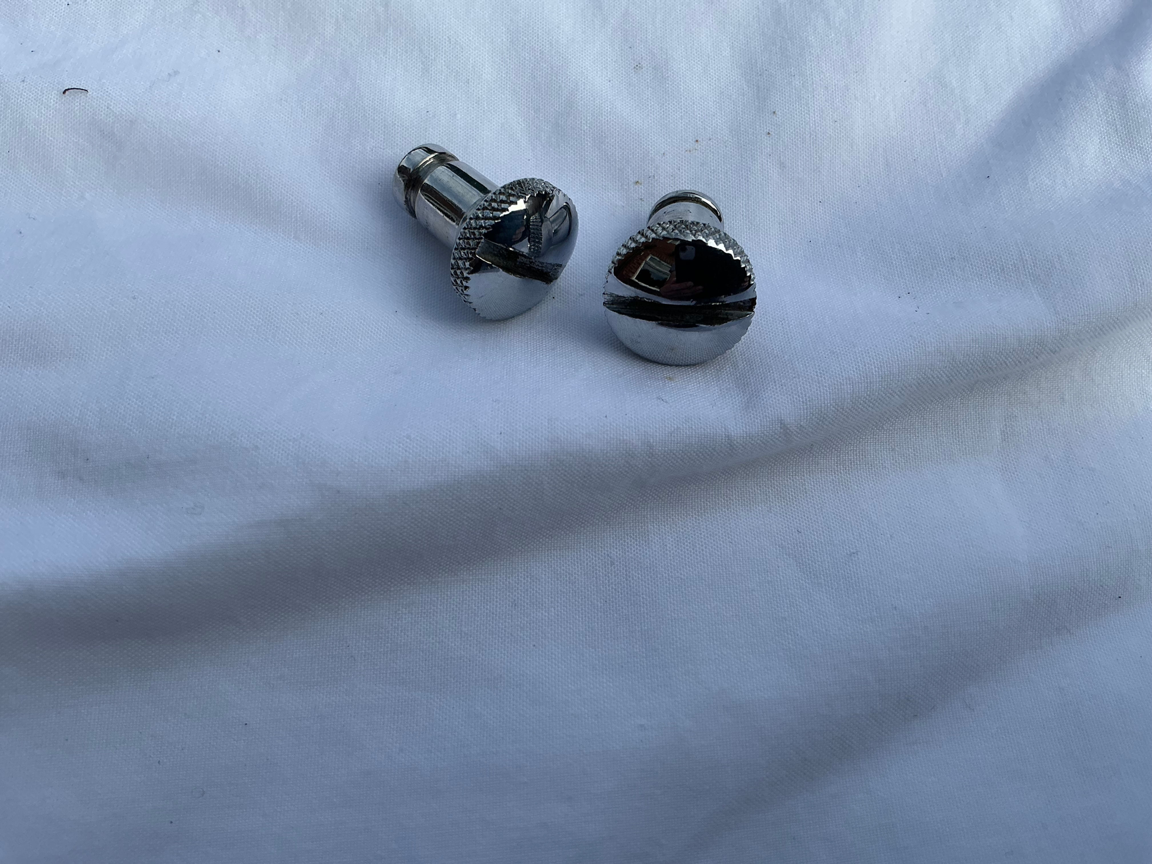 Used Pair Toolbox Cover Screws: 89-4310