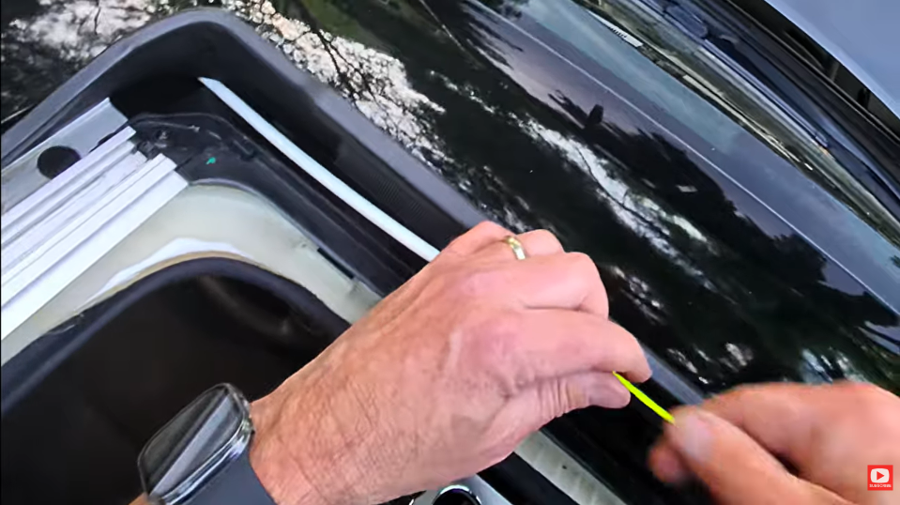 2019 Jeep Grand Cherokee Sunroof Drain Leak Fix (WK2)