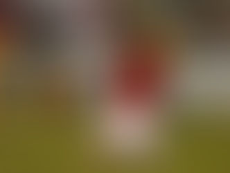 Ali, de joelhos no gramado do Beira-Rio