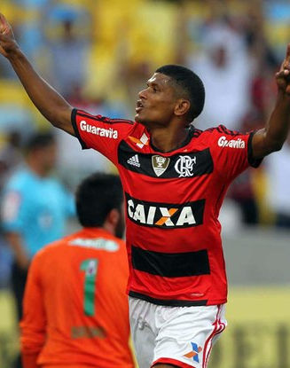 Márcio Araújo: Por que ele é titular?