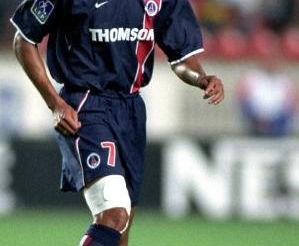 Canhoto igual ao Roberto Carlos