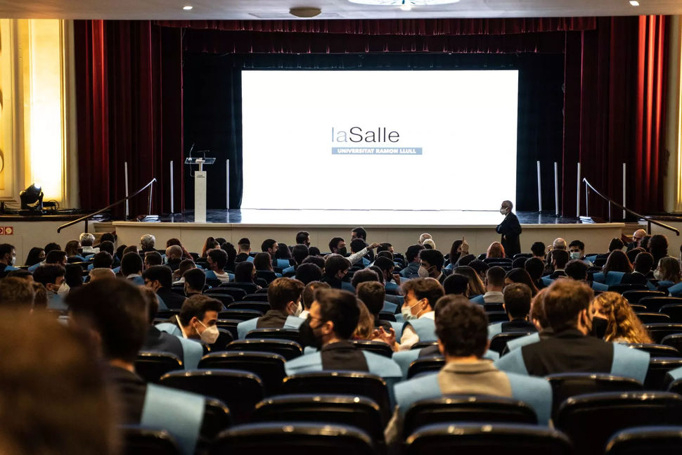 evento-graduacion-universidad-agencia-barcelona-salle8-1920x1280.webp