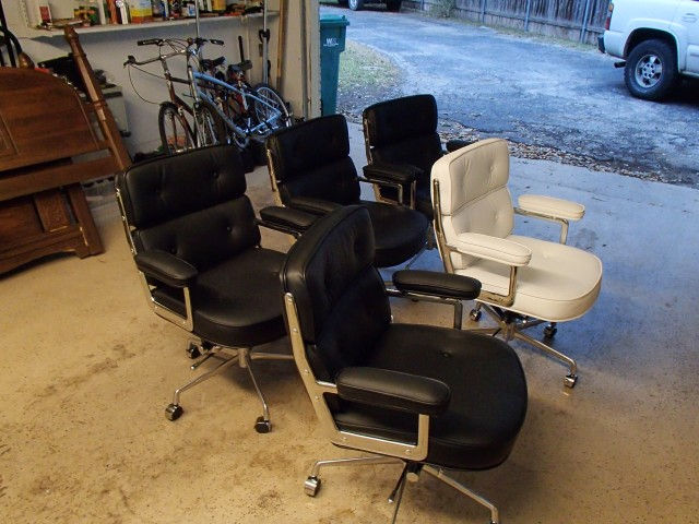 Thumbnail: Eames Executive Chair