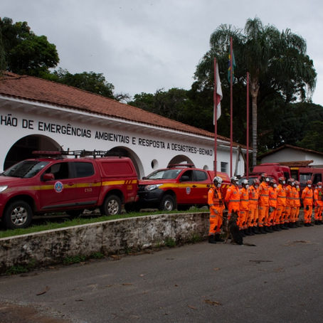 Bombeiros seguiram para Petrópolis para apoiar bombeiros do Rio de Janeiro