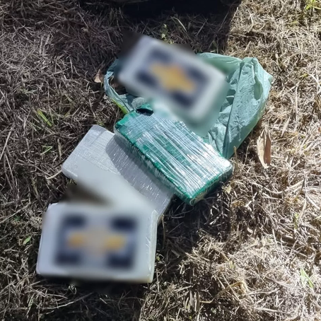 Passageiro de ônibus é preso com cocaína avaliada em R$ 100 mil na MGC-120, em Dona Euzébia