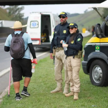 Feriado terá aumento de fluxo de veículos em rodovias e exige atenção de motoristas