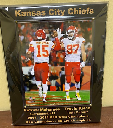 Mahomes and Kelce.jpg