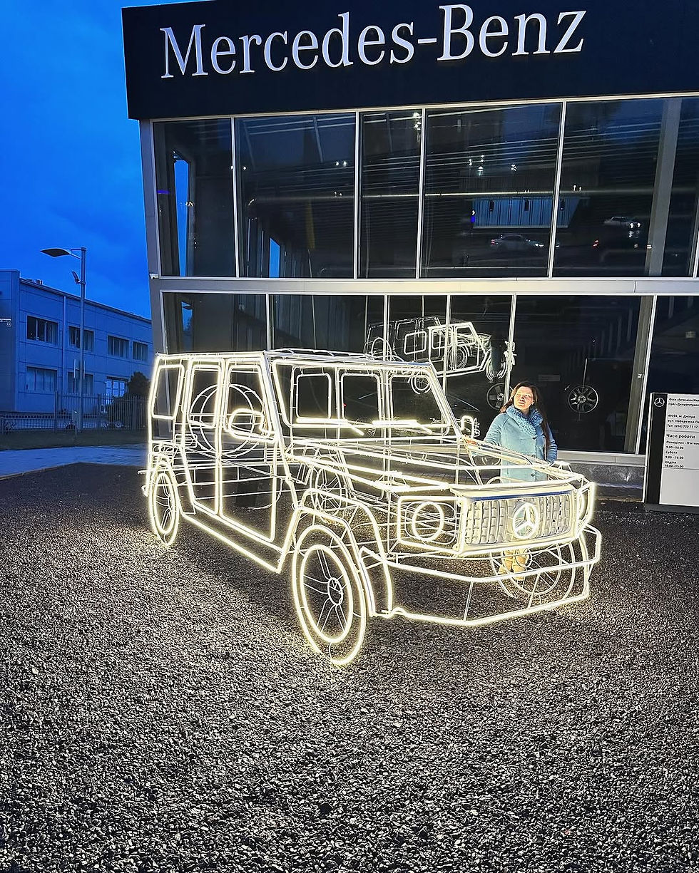 Прев'ю: Арт-об’єкт “Mercedes-Benz G-Class” — світлова металева інсталяція