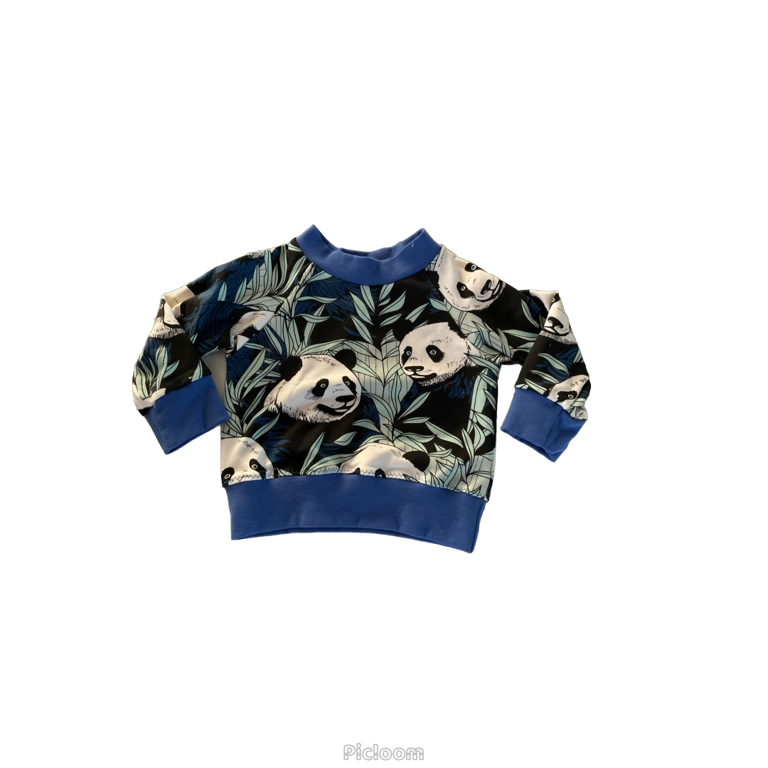 Blauw sweater met panda's en bladeren patroon. Sweater, panda's. www.miskmask.nl